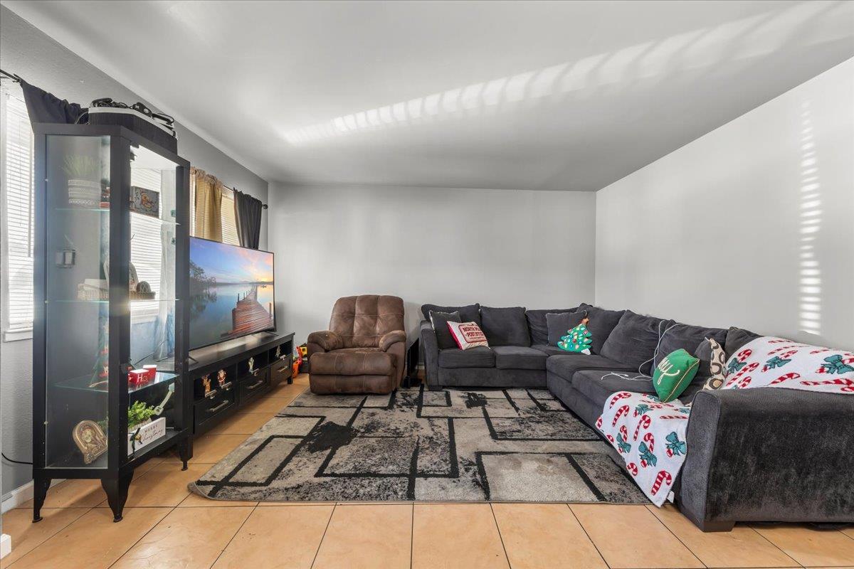 2710 Carver Road Modesto, CA 95350 - Photo 18 of 39 Gallery Image 18
