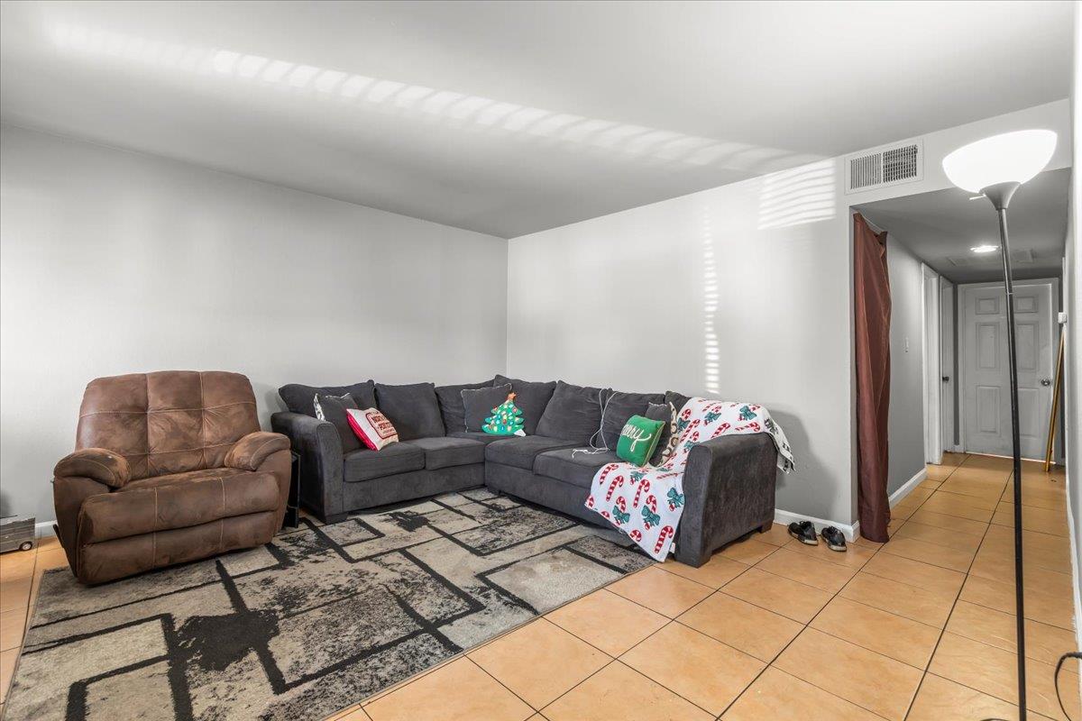 2710 Carver Road Modesto, CA 95350 - Photo 20 of 39 Gallery Image 20