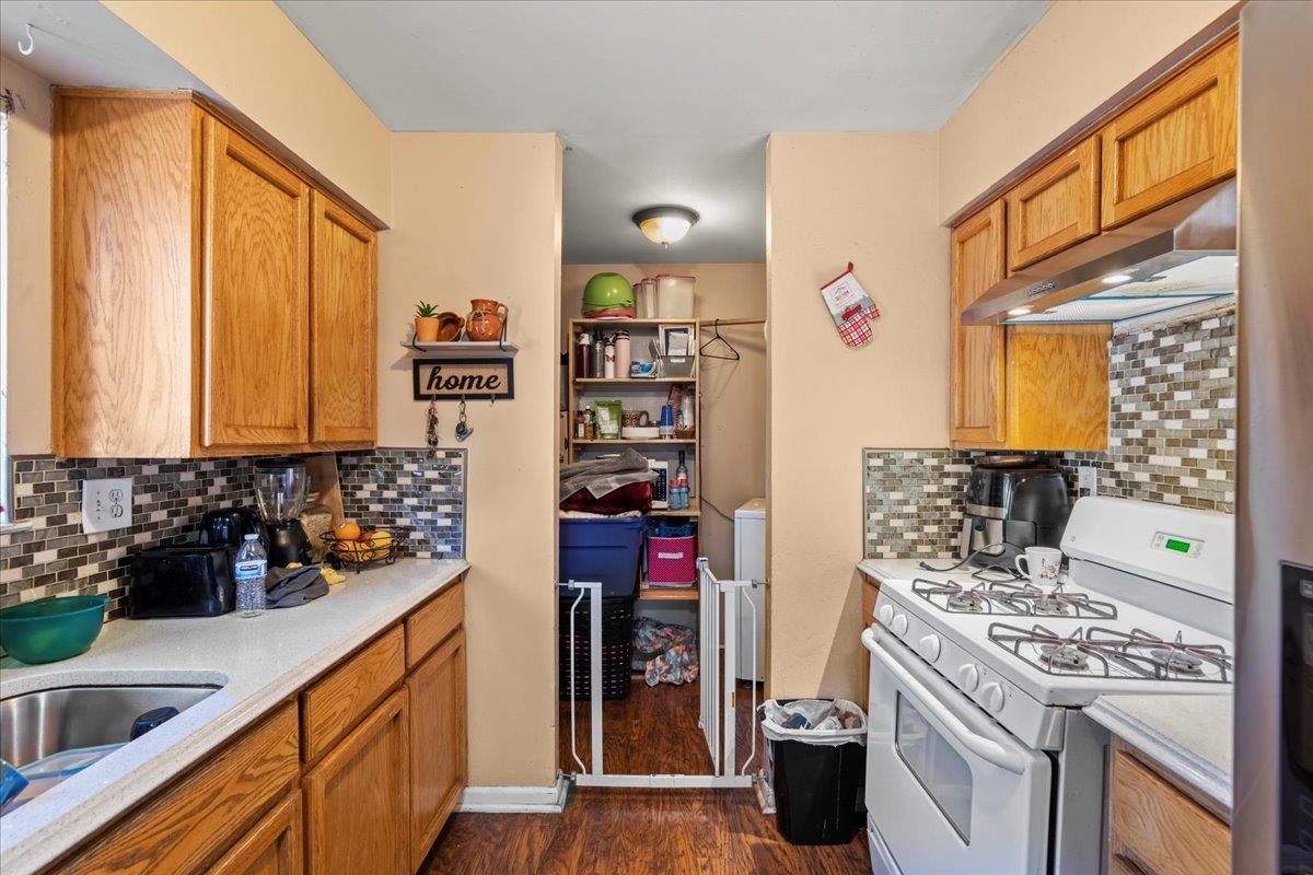 2710 Carver Road Modesto, CA 95350 - Photo 9 of 39 Gallery Image 9