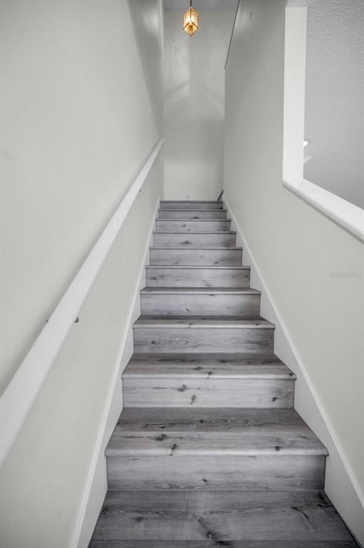 271 Hemingway Drive Oldsmar, FL 34677 - Photo 13 of 31 a view of entryway