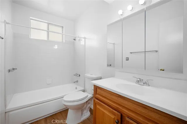 $1,950 | 208 East Chevy Chase Drive, Unit 1, Glendale, CA 91205