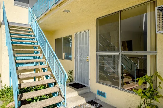 $1,950 | 208 East Chevy Chase Drive, Unit 1, Glendale, CA 91205