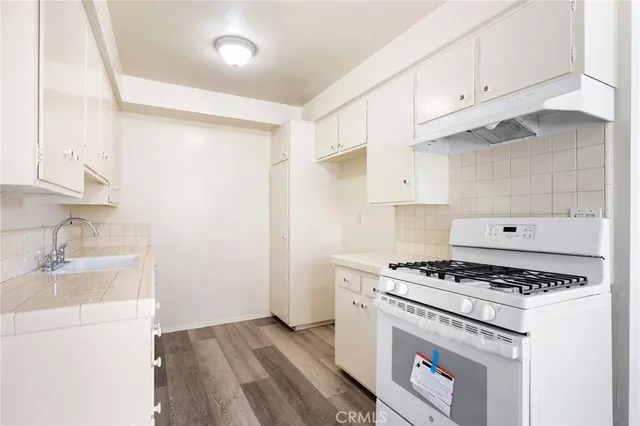 $1,950 | 208 East Chevy Chase Drive, Unit 1, Glendale, CA 91205