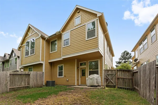 $280,000 | 228 Cheswood Forest Place, Montgomery, TX 77316