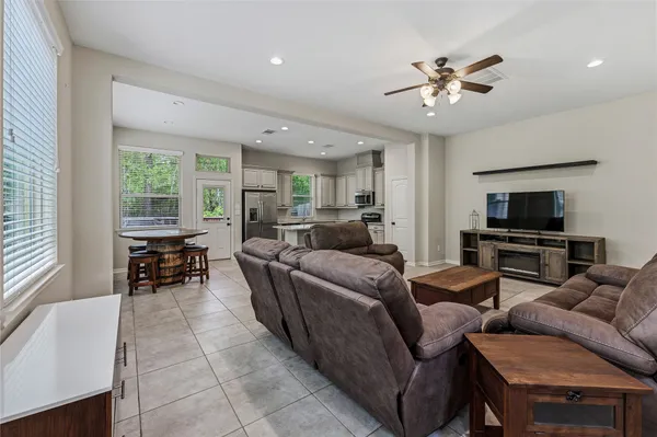 $280,000 | 228 Cheswood Forest Place, Montgomery, TX 77316