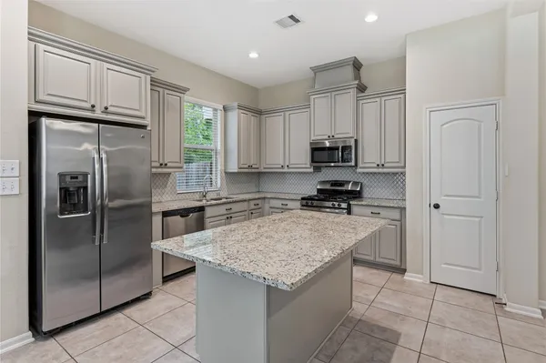 $280,000 | 228 Cheswood Forest Place, Montgomery, TX 77316