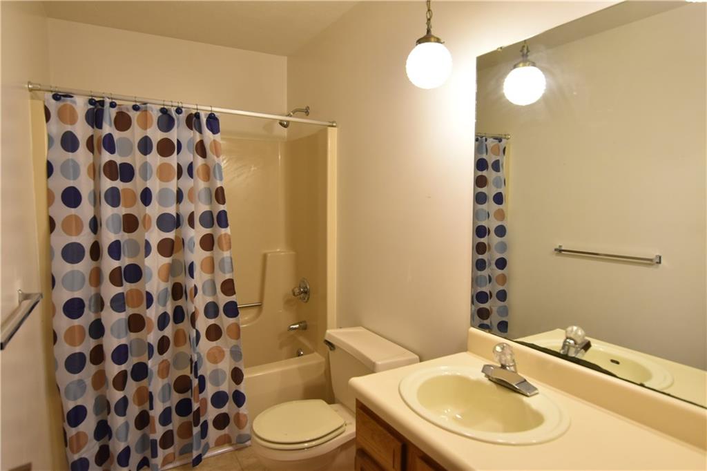 3362 Briar Ridge Way Columbus, IN 47203 - Photo 12 of 17 Gallery Image 12