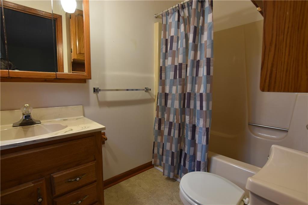 3362 Briar Ridge Way Columbus, IN 47203 - Photo 9 of 17 Gallery Image 9
