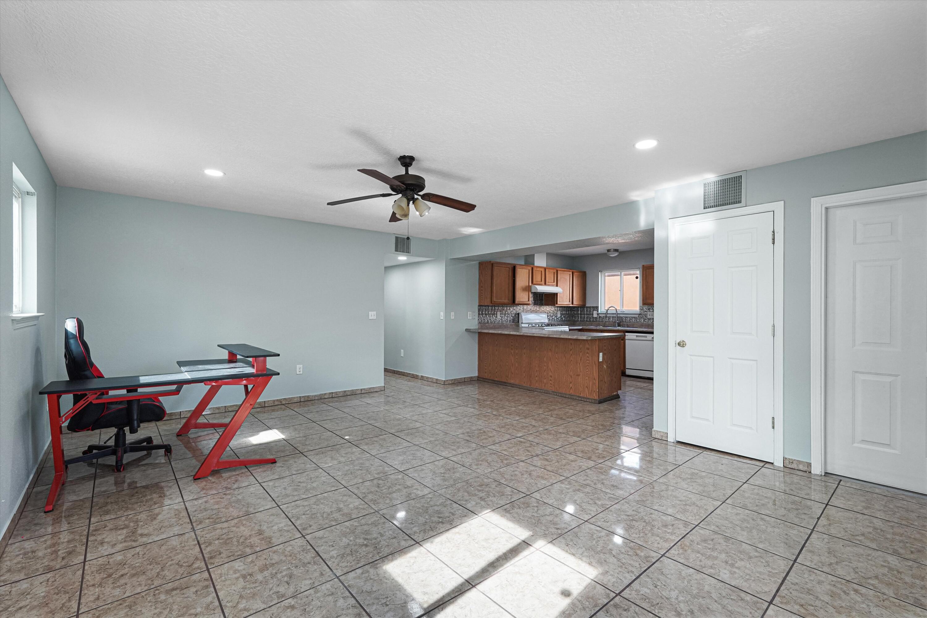 6427 Trujillo Road Southwest Albuquerque, NM 87121 - Photo 6 of 29 Gallery Image 6