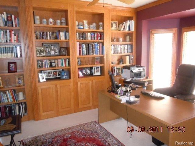 345 Wyngate Drive Rochester, MI 48307 - Photo 6 of 25 Library