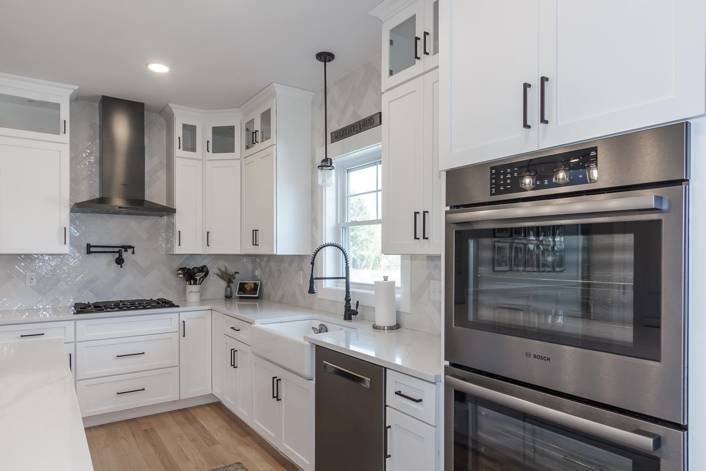 18 Caymus Ridge Salem, NH 03079 - Photo 8 of 46