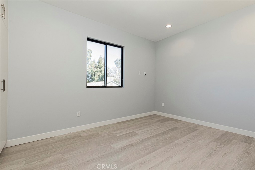 7446 Mammoth Avenue Van Nuys, CA 91405 - Photo 23 of 30 an empty room with a window