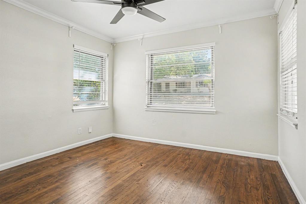 910 Reverchon Drive Dallas, TX 75211 - Photo 12 of 15 Gallery Image 12