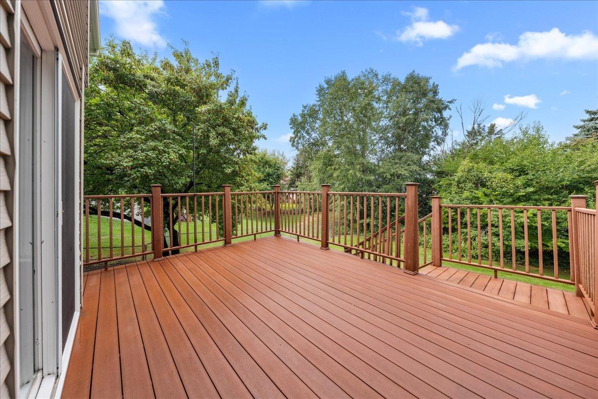 139 Ridge Way Mahtomedi, MN 55115 - Photo 29 of 32 Gallery Image 29