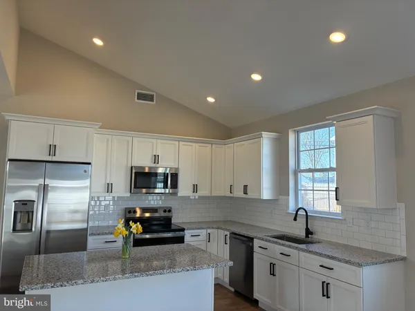 $609,900 | 43 Favored Lane, Levittown, PA 19055