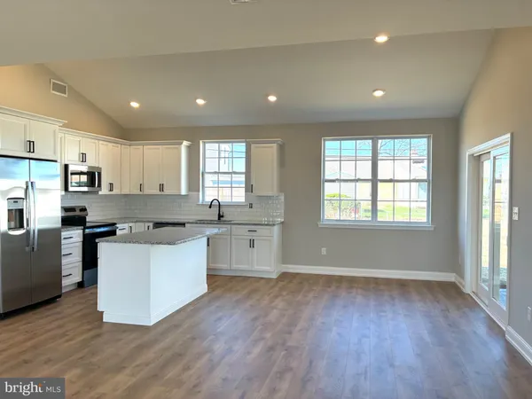 $609,900 | 43 Favored Lane, Levittown, PA 19055