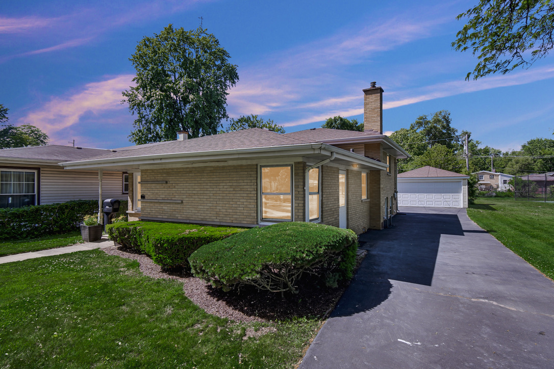 1112 Hickory Road Homewood, IL 60430 - Photo 1 of 24