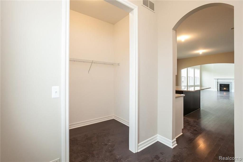 1154 Pembroke Drive Rochester Hills, MI 48307 - Photo 18 of 49