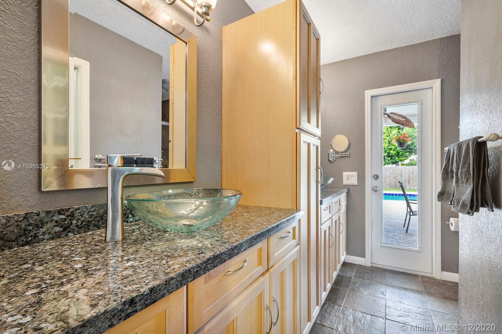 6641 Peters Road Plantation, FL 33317 - Photo 16 of 34