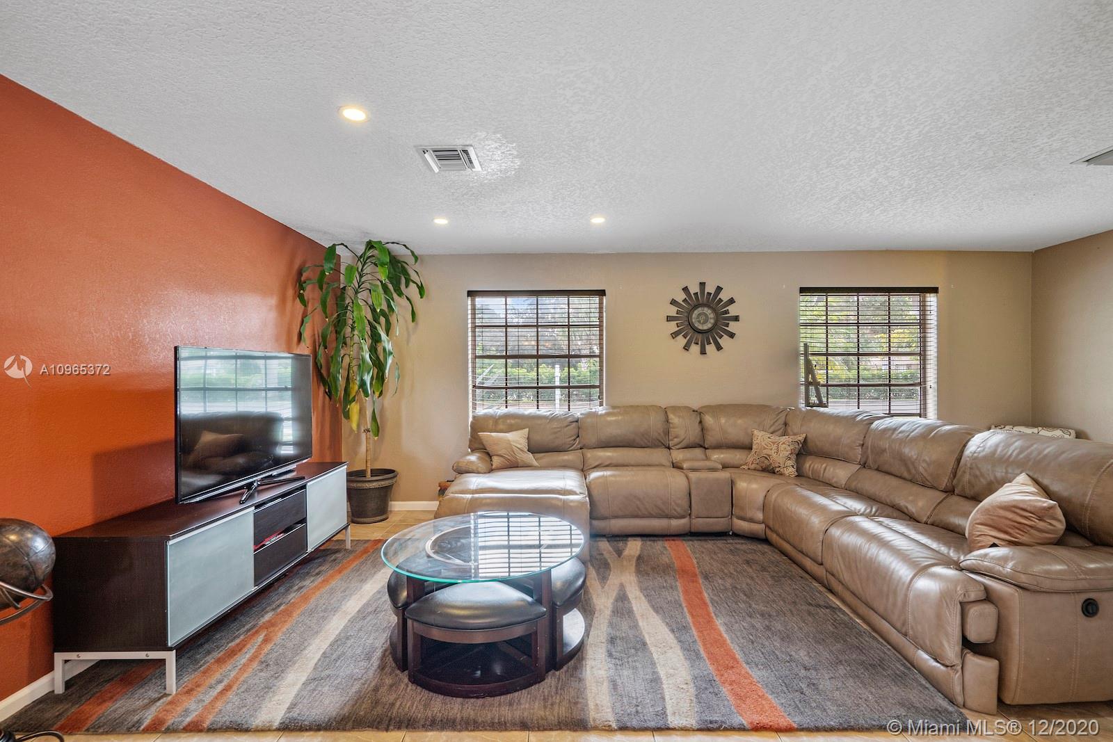 6641 Peters Road Plantation, FL 33317 - Photo 6 of 34