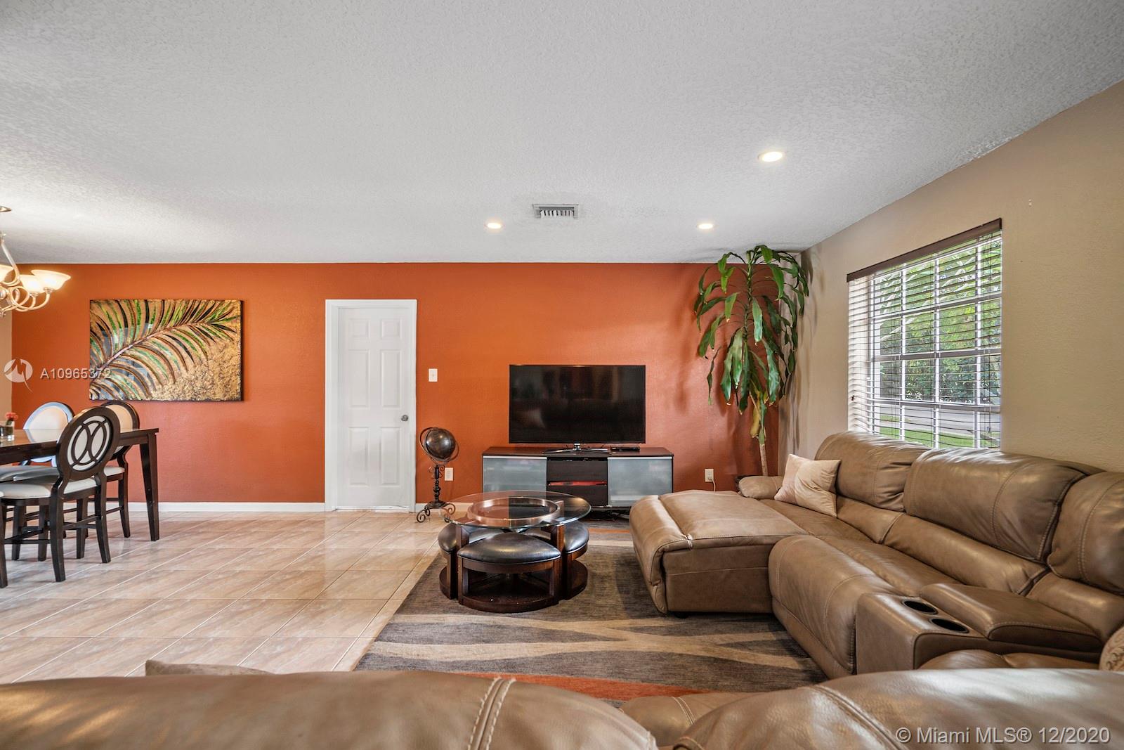 6641 Peters Road Plantation, FL 33317 - Photo 7 of 34