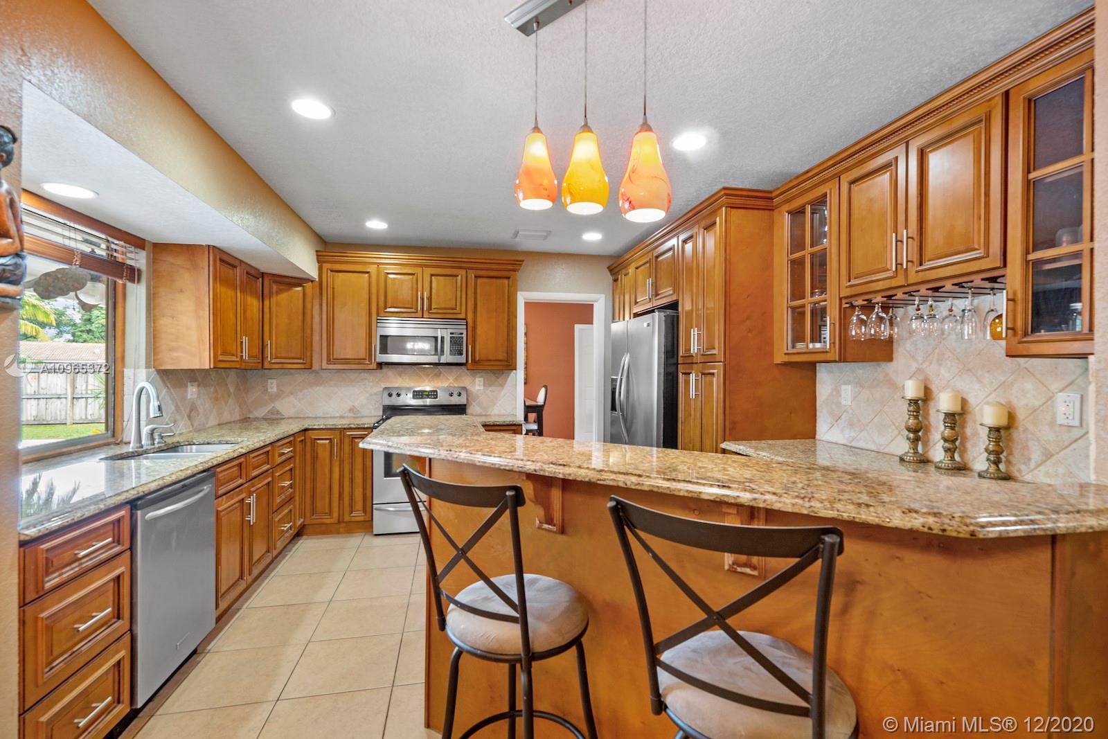 6641 Peters Road Plantation, FL 33317 - Photo 9 of 34
