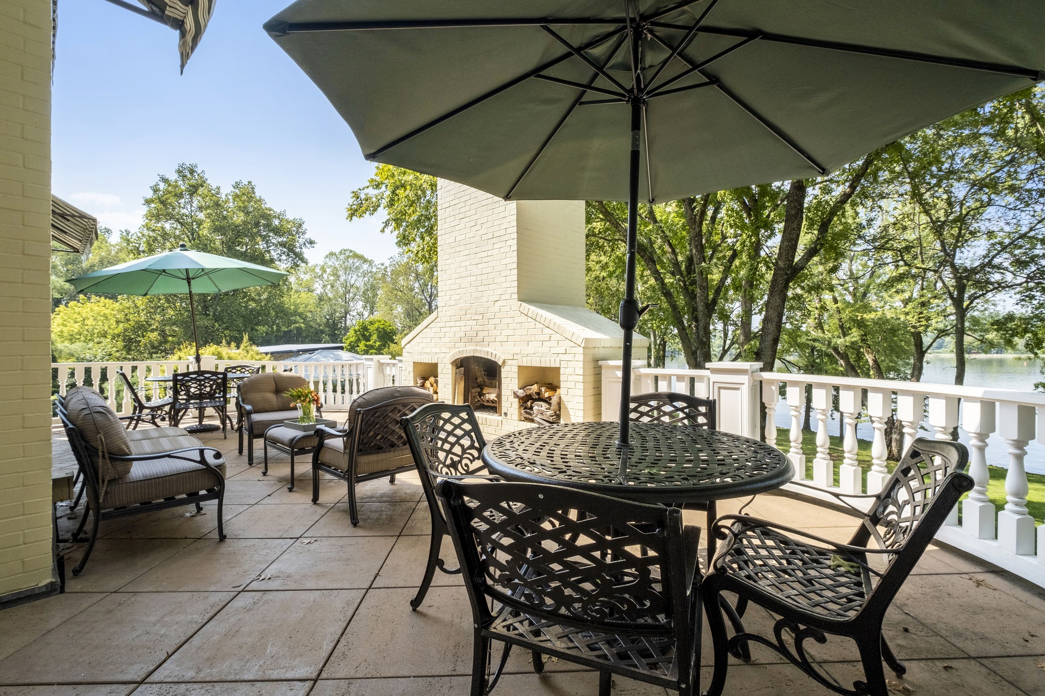 175 Cherokee Dock Road Lebanon, TN 37087 - Photo 18 of 45 a view of an outdoor sitting area with furniture