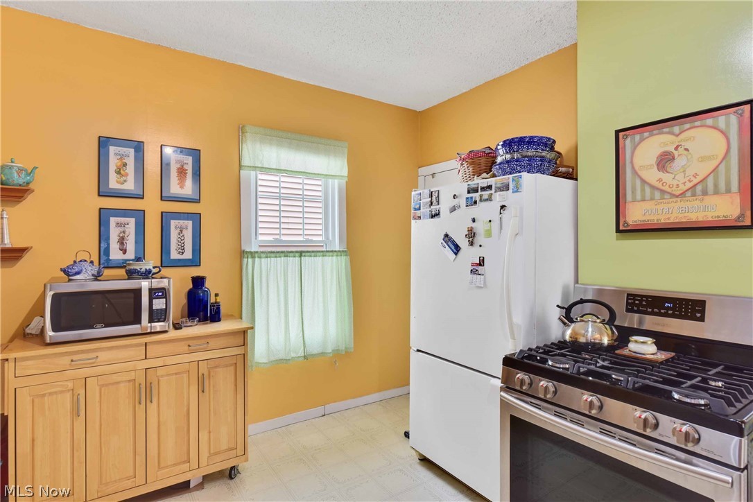 11940 Triskett Road Cleveland, OH 44111 - Photo 16 of 34 Gallery Image 16