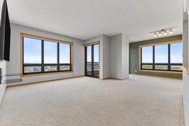 $269,000 | 168 6th Street East, Unit 2905, St. Paul, MN 55101