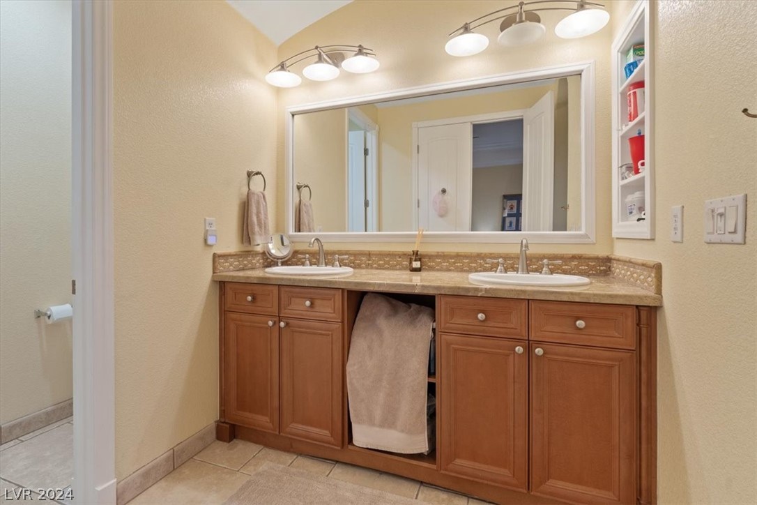 27 Strada Bella Vista, Unit 102 Henderson, NV 89011 - Photo 25 of 46