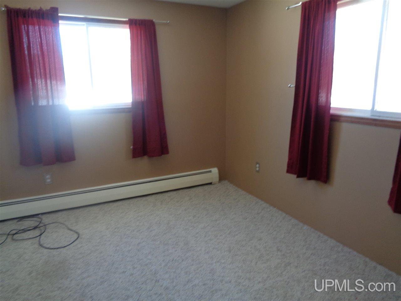 35 Tuttle Avenue L'Anse, MI 49946 - Photo 10 of 18