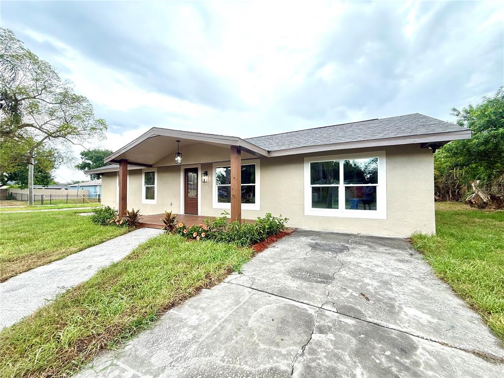 1427 Murillo Loop Ruskin, FL 33570 - Photo 5 of 26