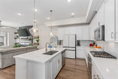 $499,900 | 300 Colusa Drive, Lewisville, TX 75056