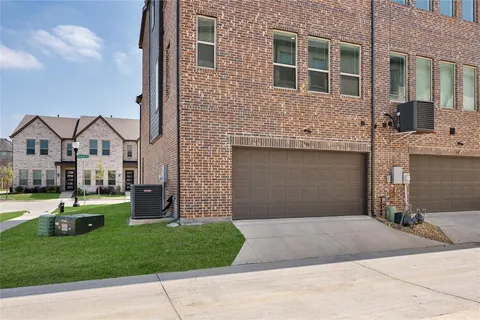 $499,900 | 300 Colusa Drive, Lewisville, TX 75056