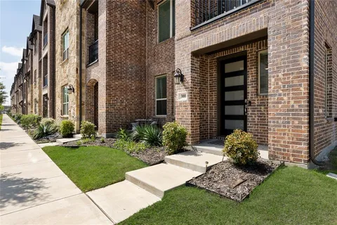 $499,900 | 300 Colusa Drive, Lewisville, TX 75056