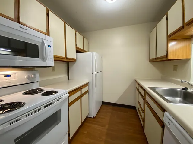 $1,899 | 173 Eastern Avenue, Unit 103, Manchester, NH 03104