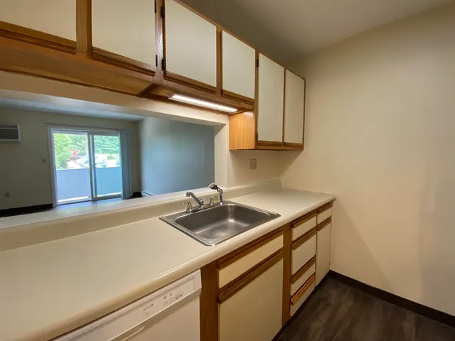 $1,899 | 173 Eastern Avenue, Unit 103, Manchester, NH 03104