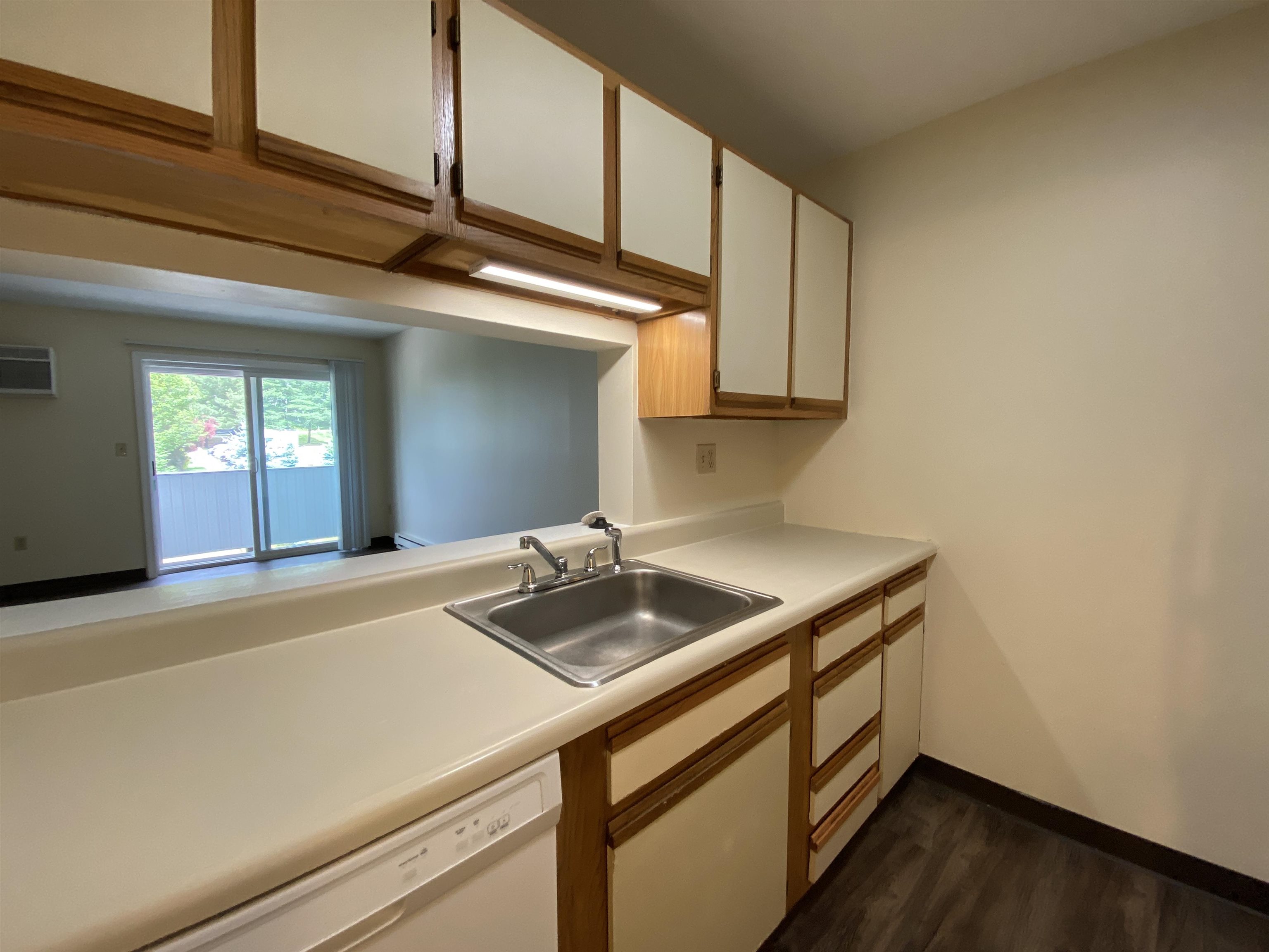 173 Eastern Avenue, Unit 103 Manchester, NH 03104 - Photo 15 of 40