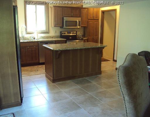 204 Saddlebred Road Scott Depot, WV 25560 - Photo 4 of 12 Kitchen.