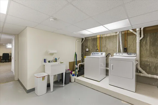 $2,200,000 | 79 Perkins Street, Castine, ME 04421