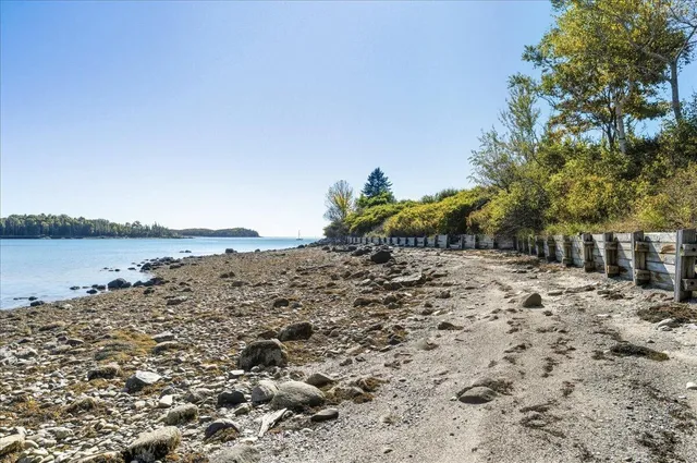 $2,200,000 | 79 Perkins Street, Castine, ME 04421
