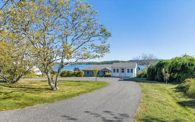 $2,200,000 | 79 Perkins Street, Castine, ME 04421