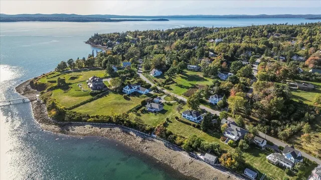 $2,200,000 | 79 Perkins Street, Castine, ME 04421