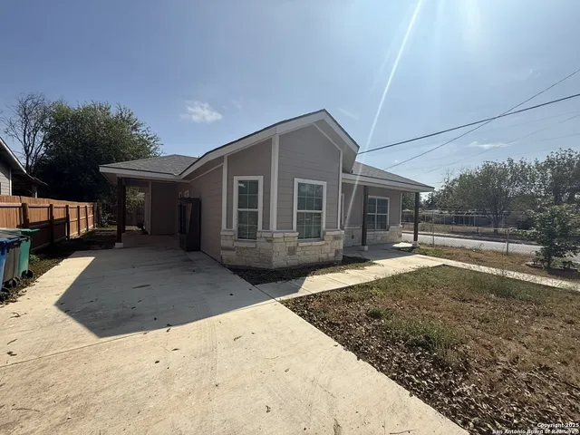 $1,450 | 752 South S San Manuel, San Antonio, TX 78237
