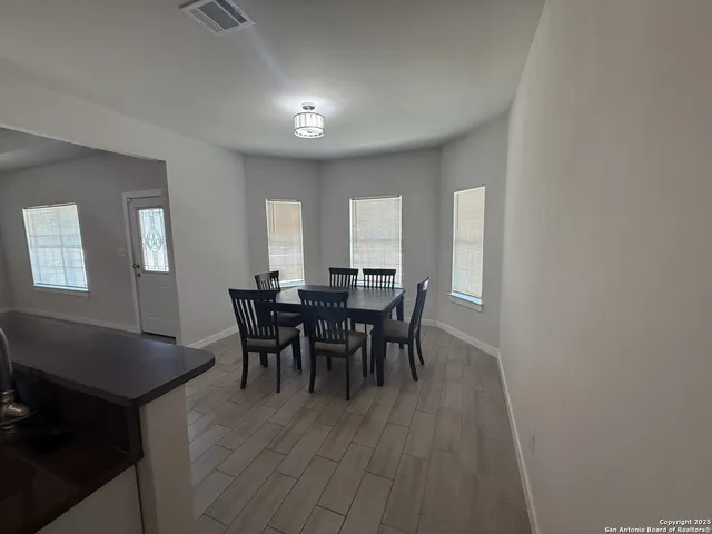 $1,450 | 752 South S San Manuel, San Antonio, TX 78237