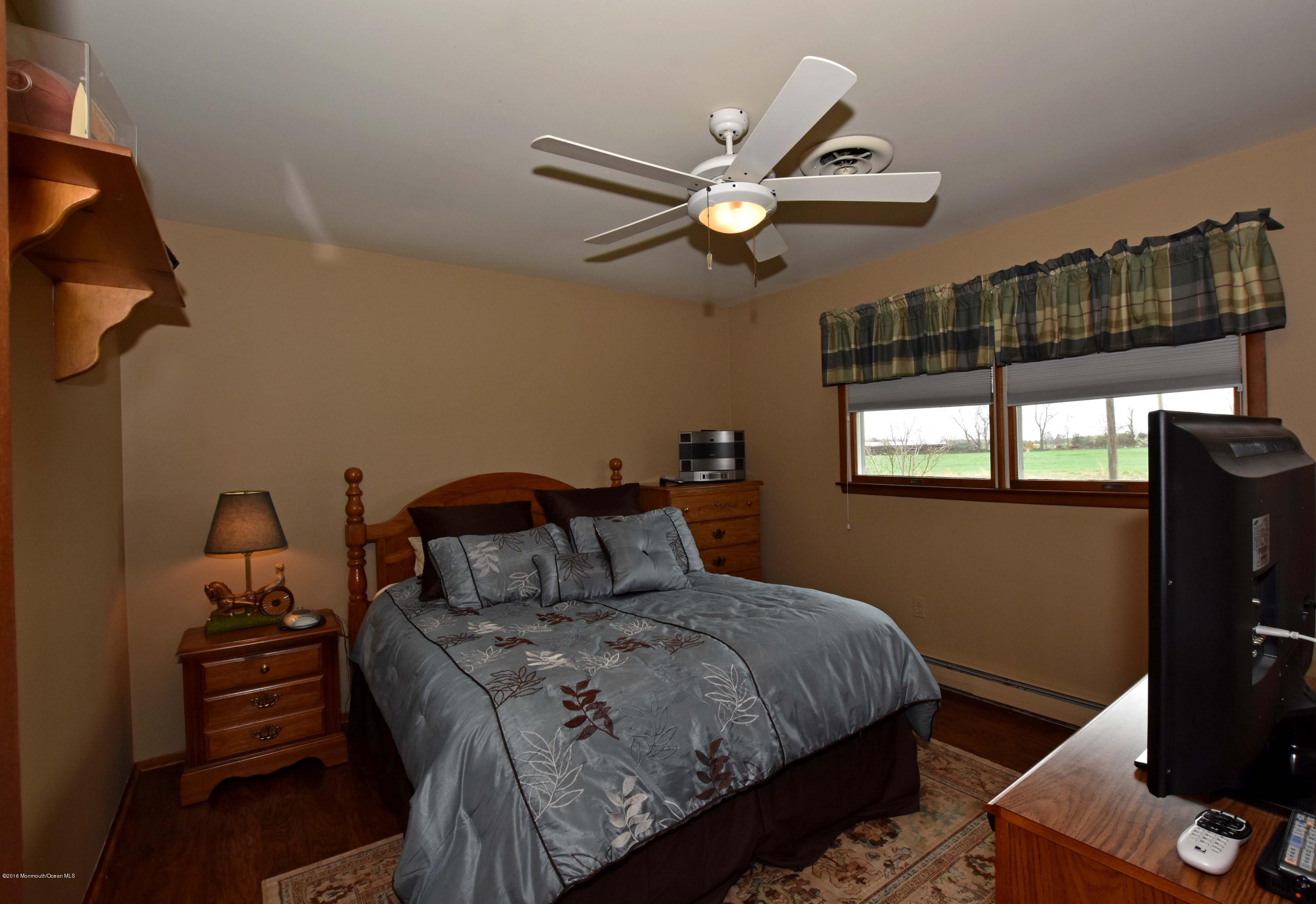 107 West Millstream Road Cream Ridge, NJ 08514 - Photo 12 of 21 Bedroom 2