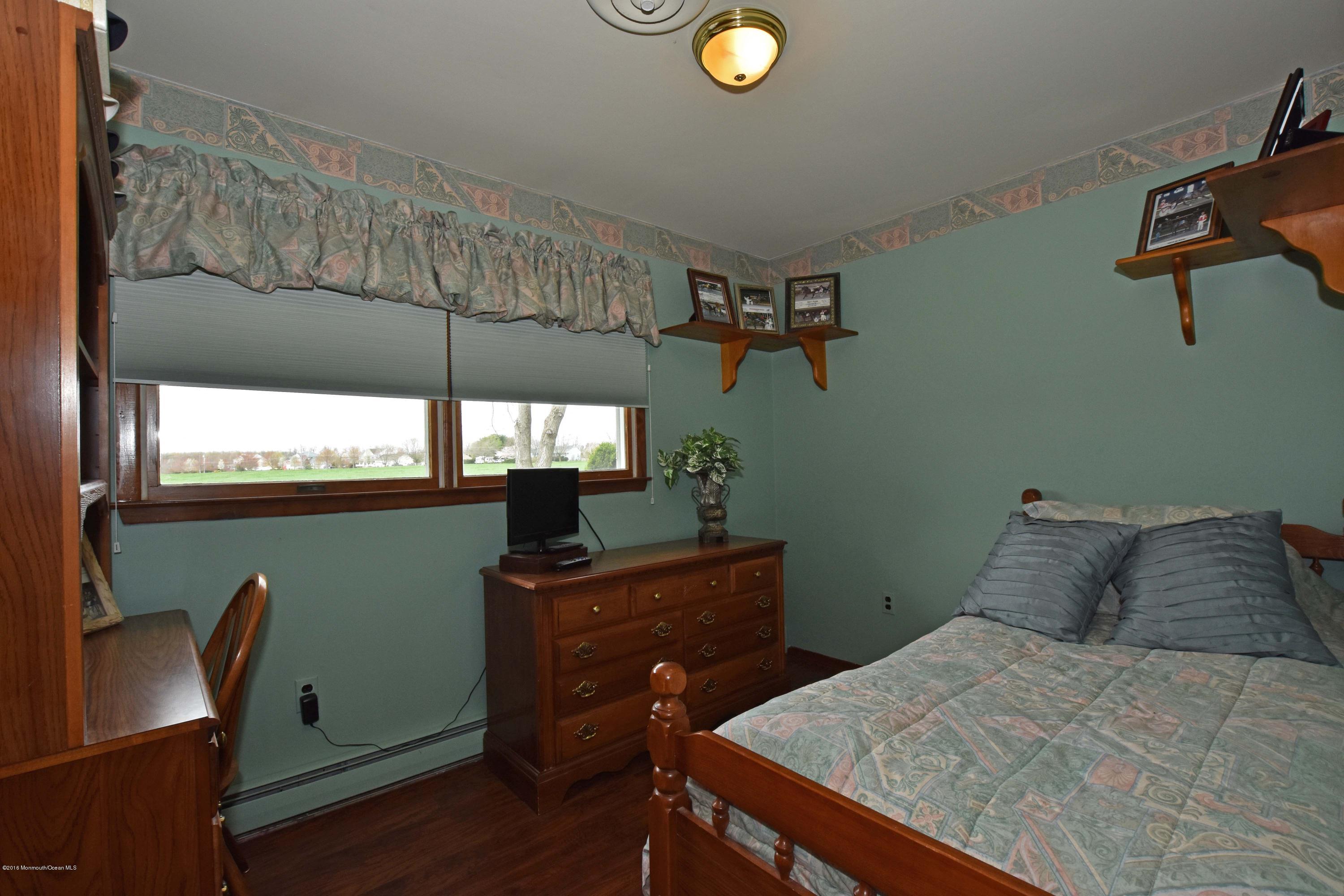 107 West Millstream Road Cream Ridge, NJ 08514 - Photo 14 of 21 Bedroom
