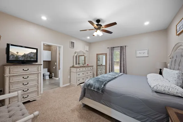 $350,000 | 1131 East Fannin Street, Luling, TX 78648