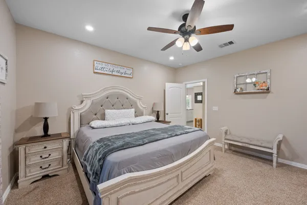 $350,000 | 1131 East Fannin Street, Luling, TX 78648