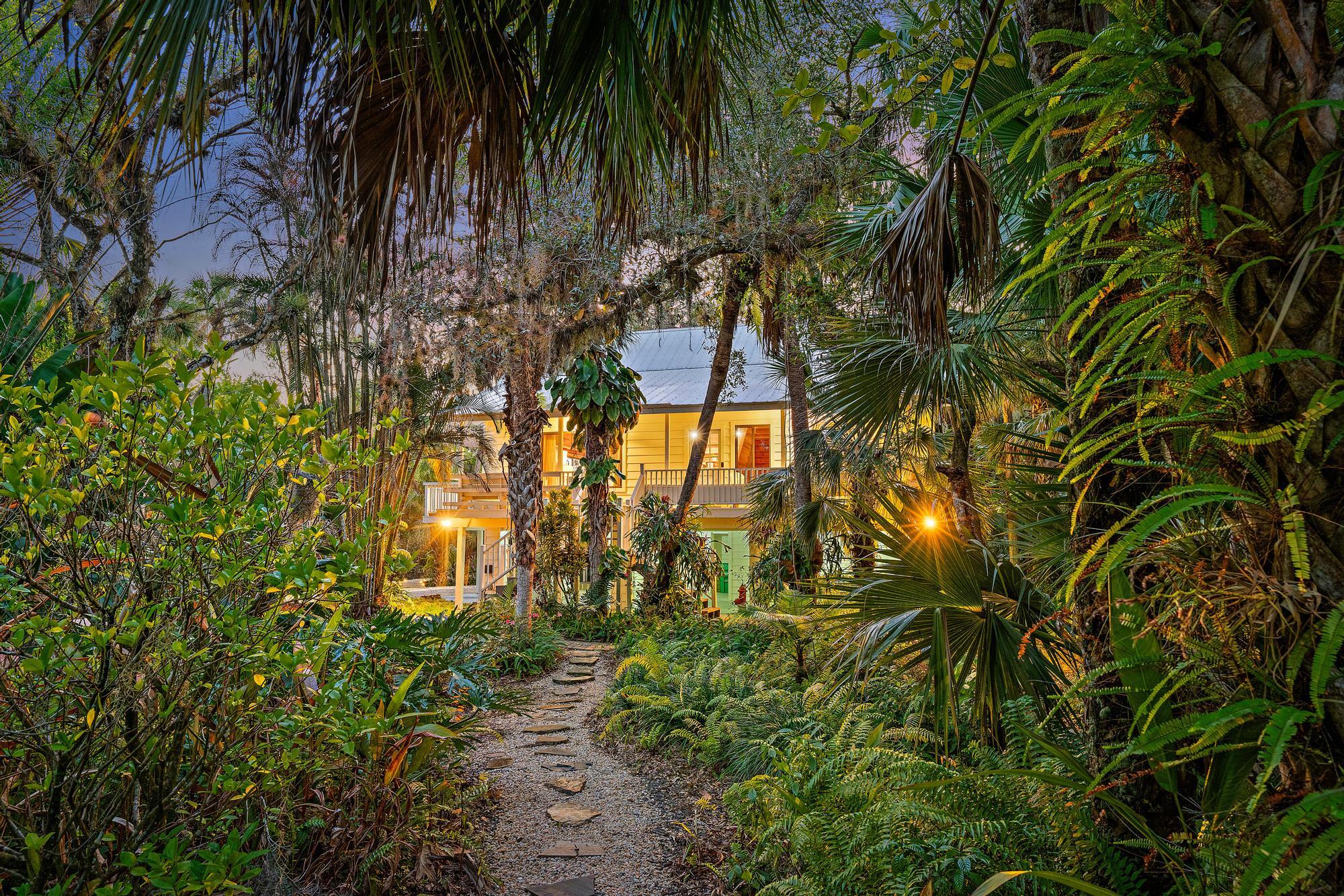 4844 River Place Fort Pierce, FL 34982 - Photo 20 of 53 Front Walkway
